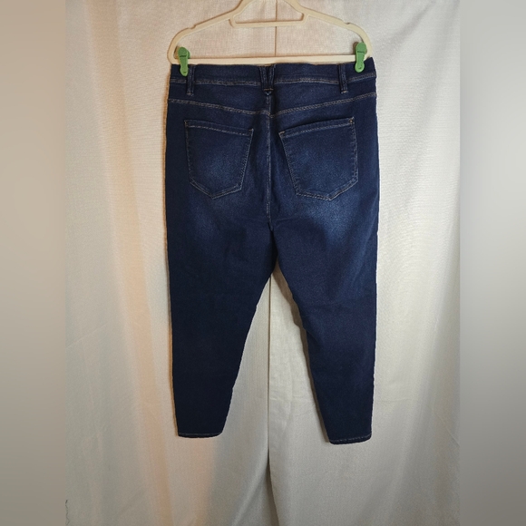 Curve Appeal Jeggings - Picture 3 of 7